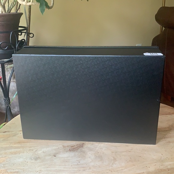 CHANEL Shoe/Giftbox - Large - Picture 2 of 8